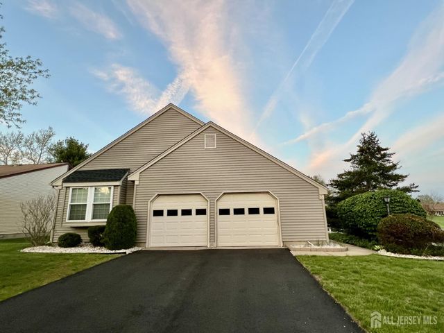 3 William Penn Court, Monroe, NJ 08831