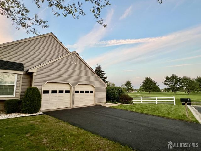 3 William Penn Court, Monroe, NJ 08831