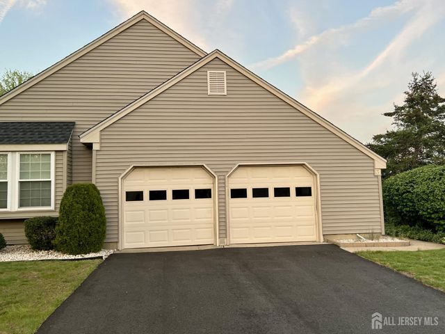 3 William Penn Court, Monroe, NJ 08831