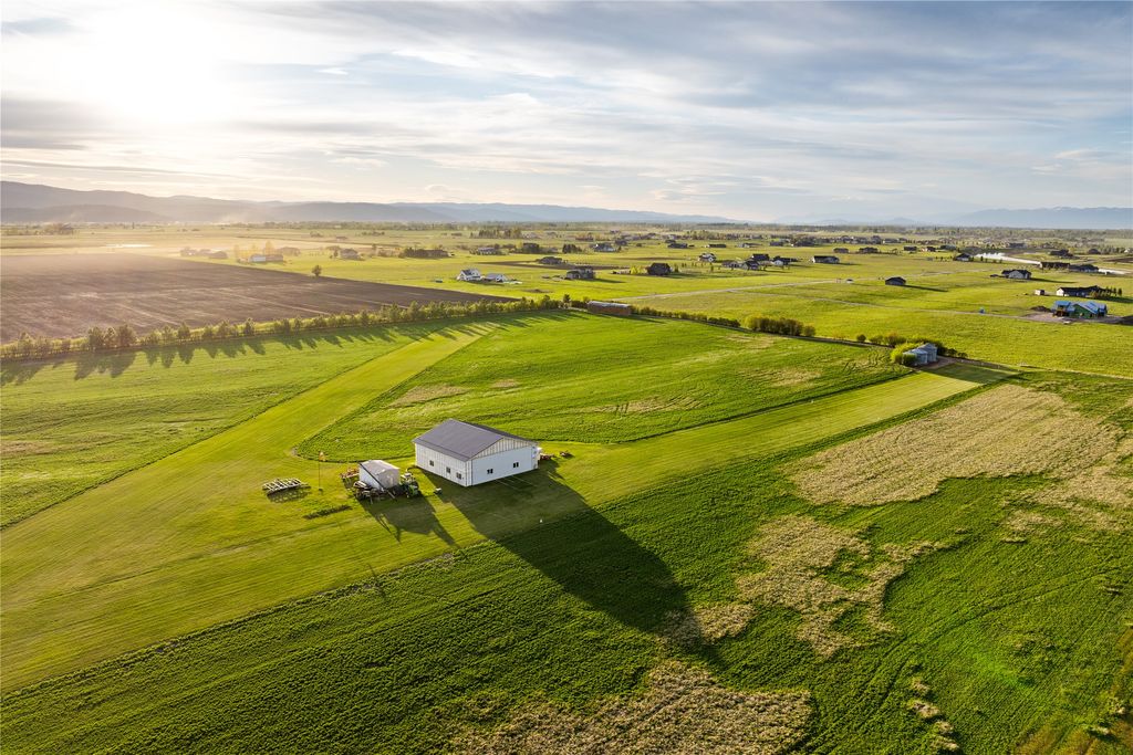 465 Farm Road, Kalispell, MT 59901 photo 24