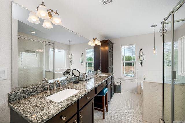 7215 AVERY RD, Live Oak, TX 78233