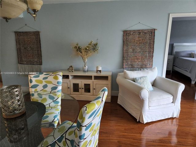 12501 SW 14th St 314R, Pembroke Pines, FL 33027