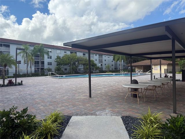 12501 SW 14th St 314R, Pembroke Pines, FL 33027