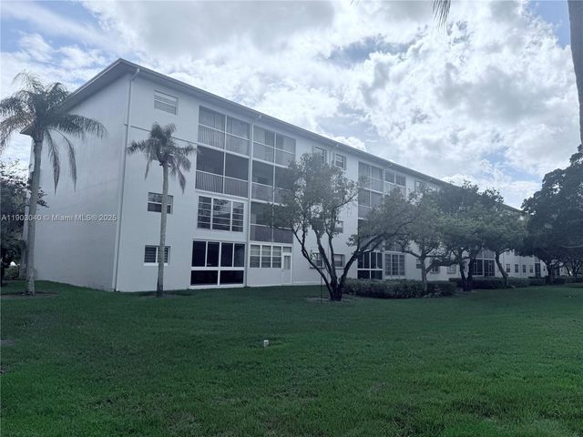 12501 SW 14th St 314R, Pembroke Pines, FL 33027