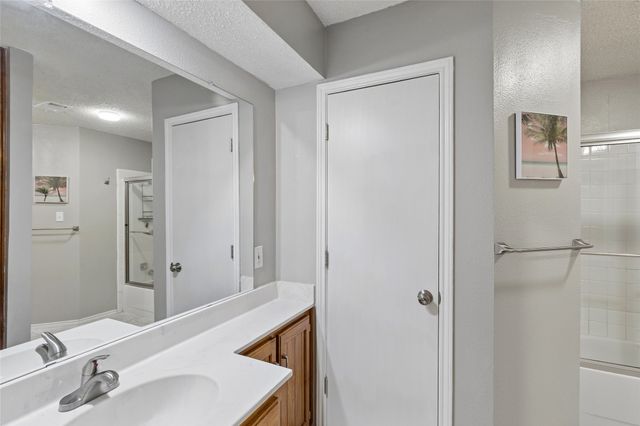 2206 Sexton Drive, Arlington, TX 76015