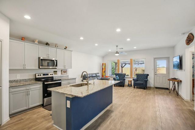 1279 Thornbird Trail, Sealy, TX 77474