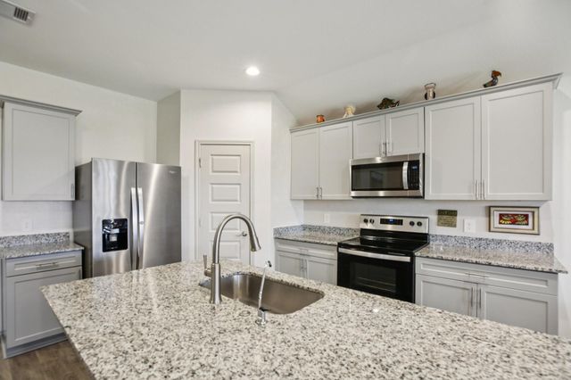 1279 Thornbird Trail, Sealy, TX 77474