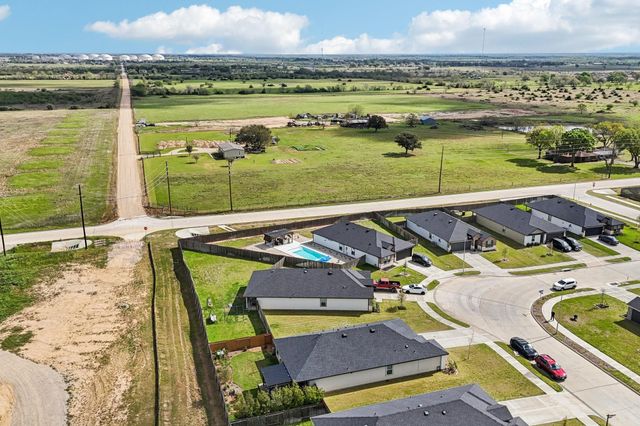 1279 Thornbird Trail, Sealy, TX 77474