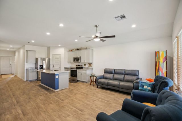 1279 Thornbird Trail, Sealy, TX 77474