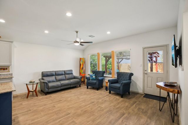 1279 Thornbird Trail, Sealy, TX 77474