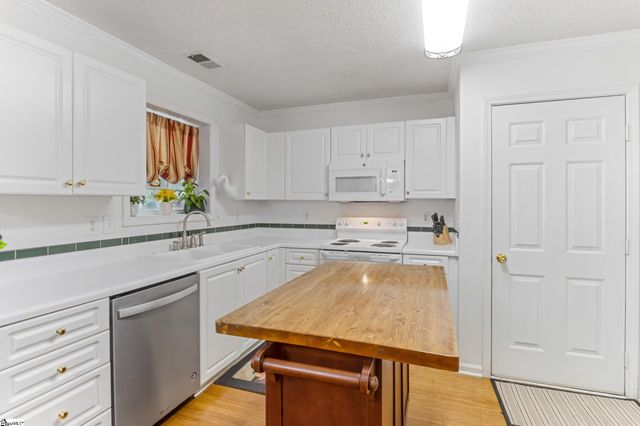 15 Birchstone Court, Simpsonville, SC 29681