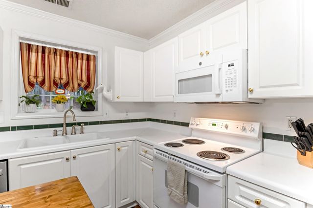 15 Birchstone Court, Simpsonville, SC 29681