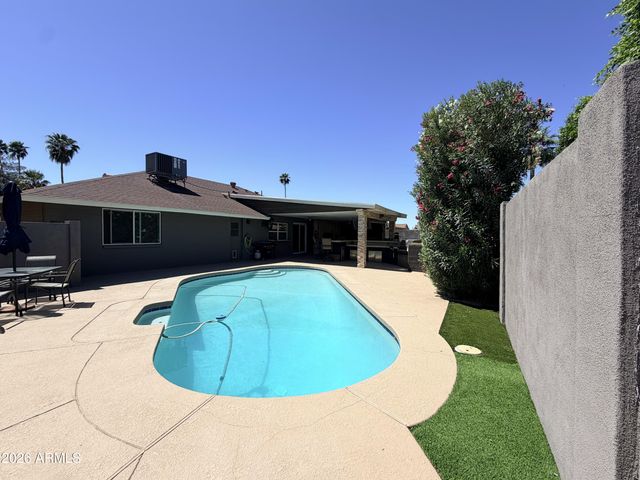 4628 W BLUEFIELD Avenue, Glendale, AZ 85308