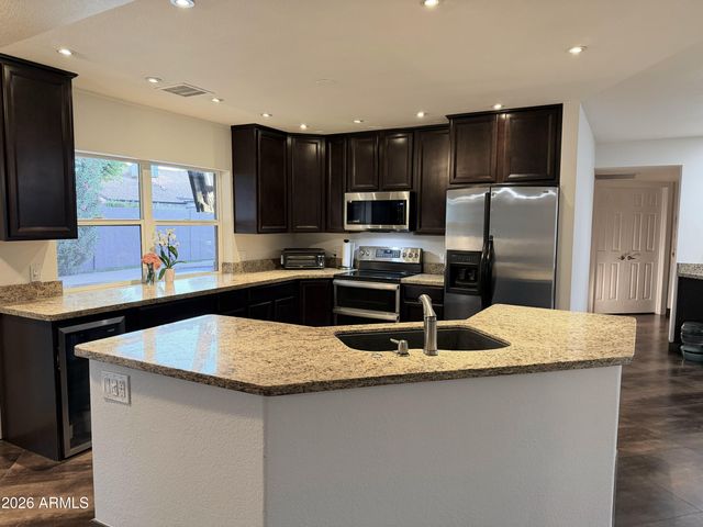 4628 W BLUEFIELD Avenue, Glendale, AZ 85308