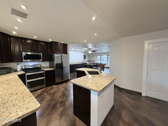 4628 W BLUEFIELD Avenue, Glendale, AZ 85308