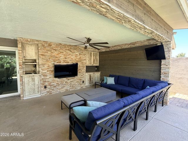 4628 W BLUEFIELD Avenue, Glendale, AZ 85308