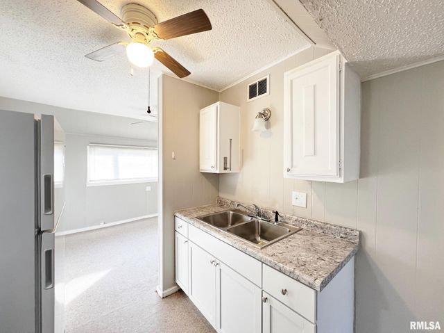 1219 W PURTSCHER Drive, Peoria, IL 61614