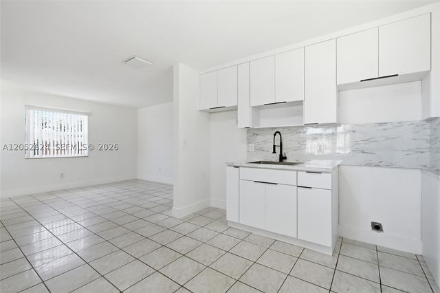10841 NW 8th Ave, Miami, FL 33168
