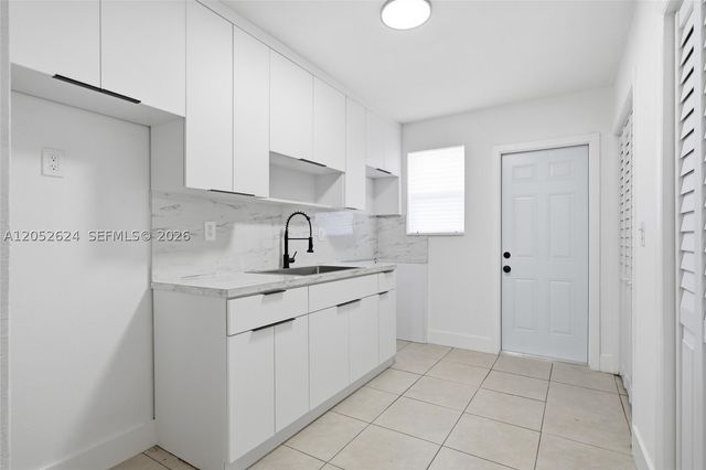 10841 NW 8th Ave, Miami, FL 33168