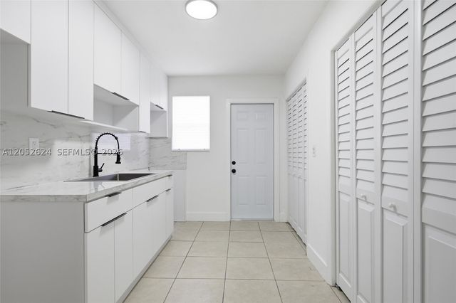 10841 NW 8th Ave, Miami, FL 33168