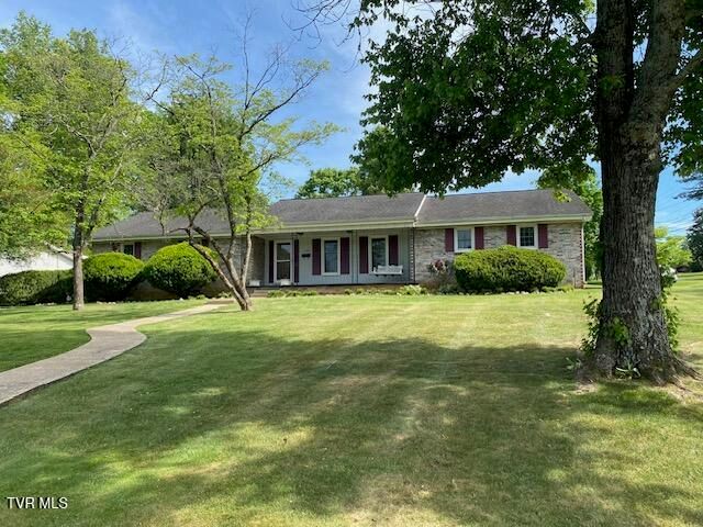 1700 Tee Court, Johnson City, TN 37601