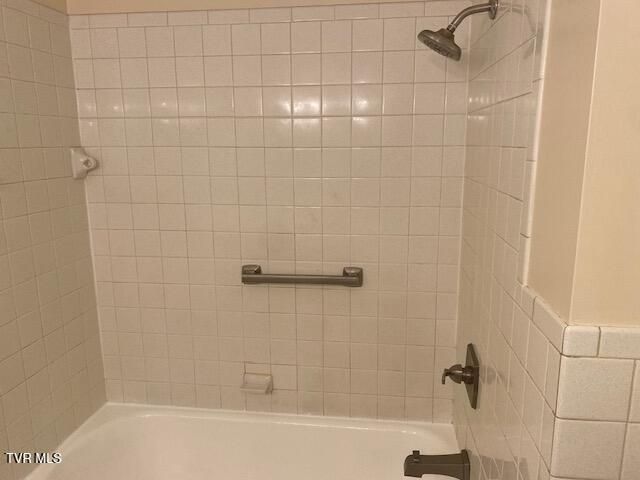 1700 Tee Court, Johnson City, TN 37601