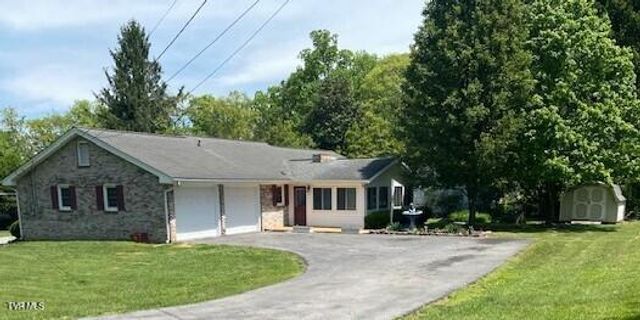 1700 Tee Court, Johnson City, TN 37601