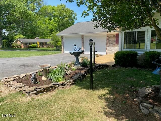 1700 Tee Court, Johnson City, TN 37601