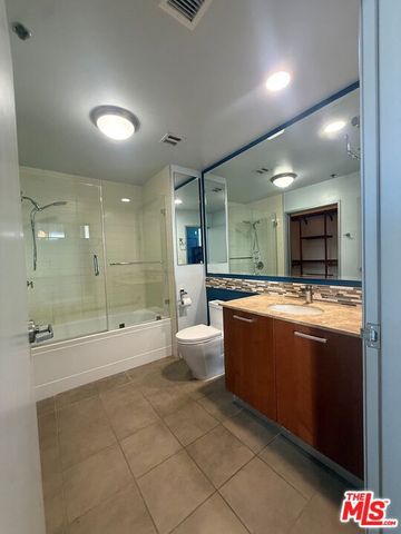 645 W 9th Street 731, Los Angeles, CA 90015