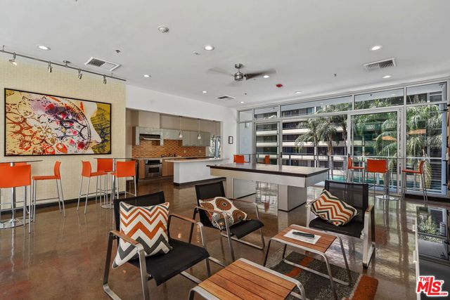 645 W 9th Street 731, Los Angeles, CA 90015
