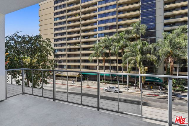 645 W 9th Street 731, Los Angeles, CA 90015