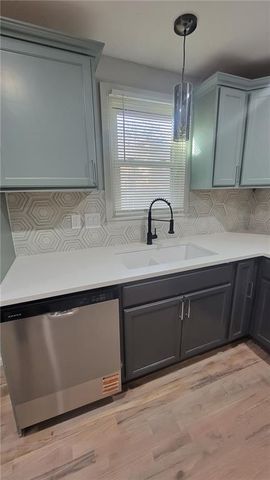 6000 Forest Avenue, Kansas City, MO 64110