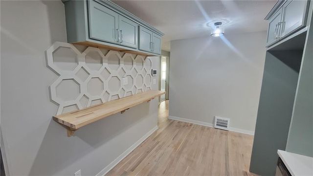 6000 Forest Avenue, Kansas City, MO 64110