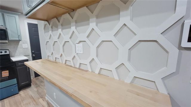 6000 Forest Avenue, Kansas City, MO 64110