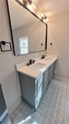 6000 Forest Avenue, Kansas City, MO 64110