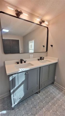 6000 Forest Avenue, Kansas City, MO 64110