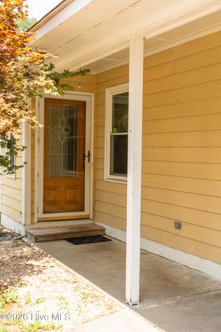 2922 Birdsong Circle, Grimesland, NC 27837