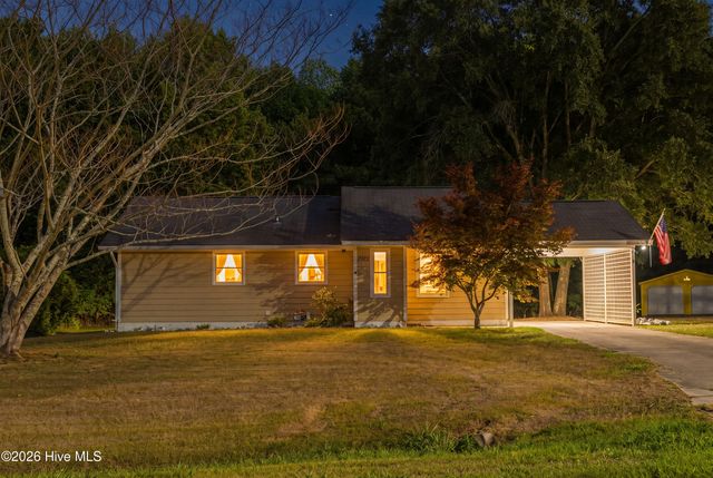 2922 Birdsong Circle, Grimesland, NC 27837