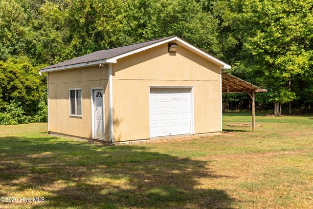 2922 Birdsong Circle, Grimesland, NC 27837