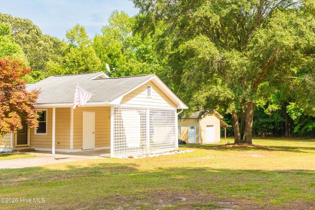 2922 Birdsong Circle, Grimesland, NC 27837