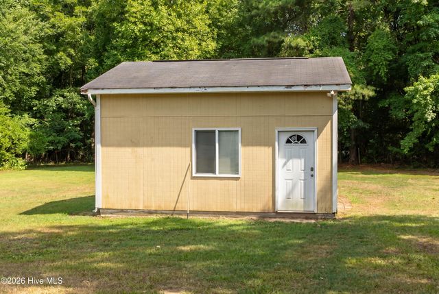 2922 Birdsong Circle, Grimesland, NC 27837