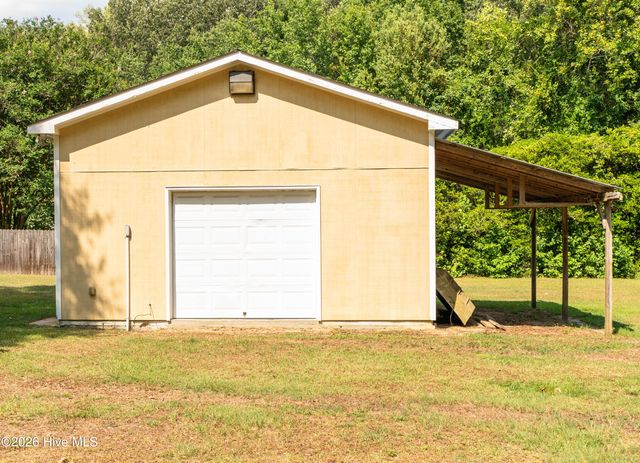 2922 Birdsong Circle, Grimesland, NC 27837