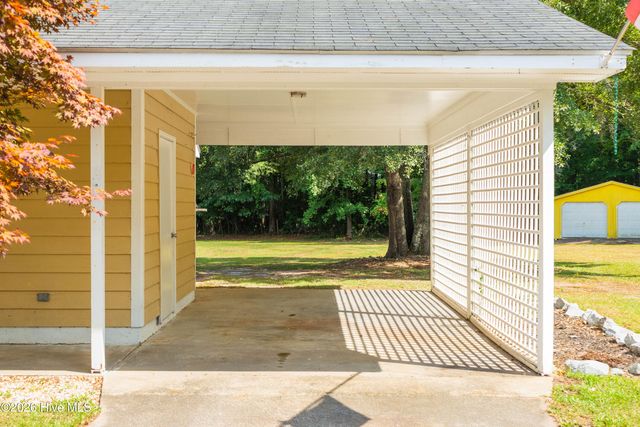 2922 Birdsong Circle, Grimesland, NC 27837