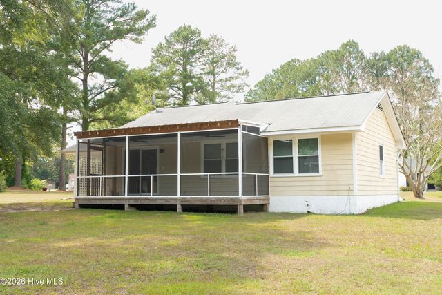 2922 Birdsong Circle, Grimesland, NC 27837