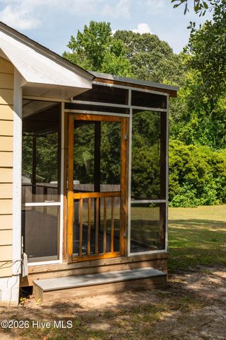 2922 Birdsong Circle, Grimesland, NC 27837