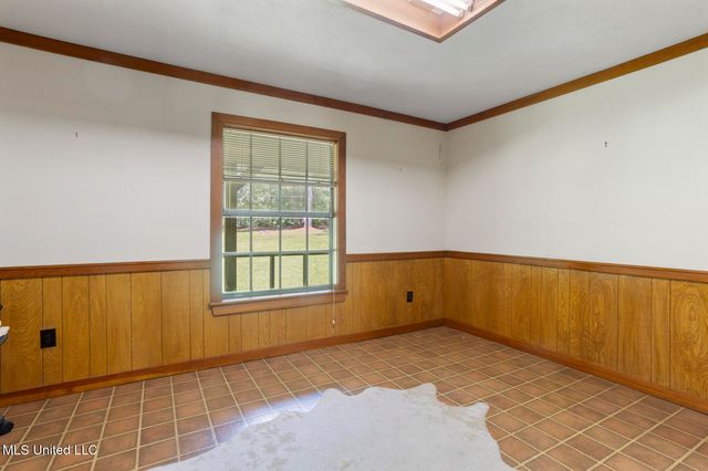 809 S Springlake Drive, Terry, MS 39170