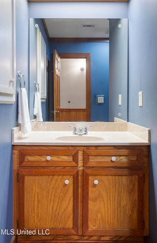 809 S Springlake Drive, Terry, MS 39170