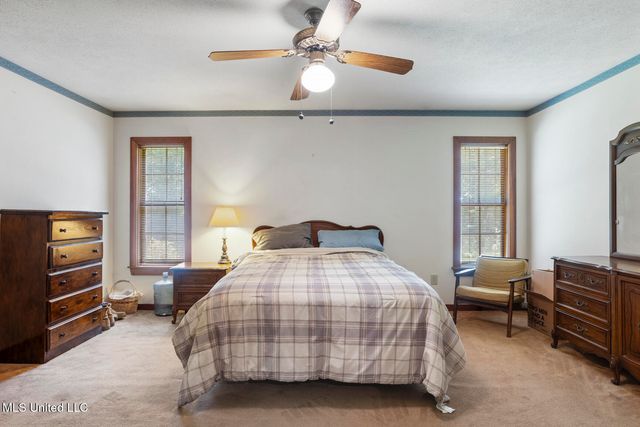 809 S Springlake Drive, Terry, MS 39170