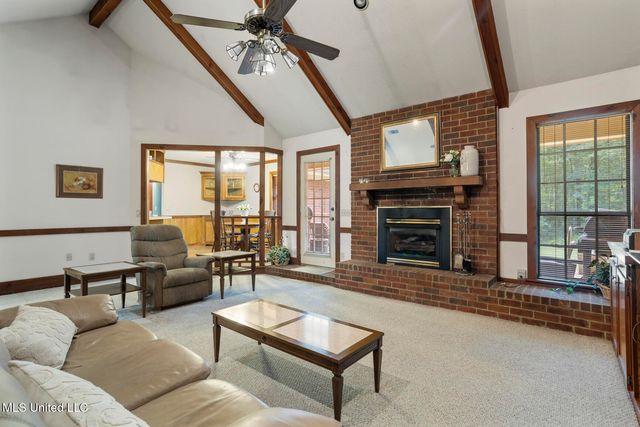 809 S Springlake Drive, Terry, MS 39170
