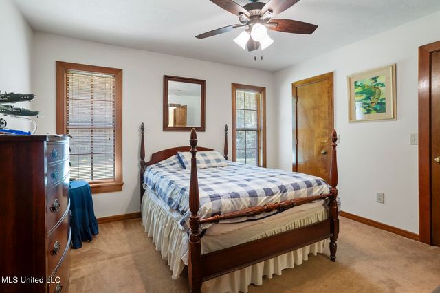 809 S Springlake Drive, Terry, MS 39170